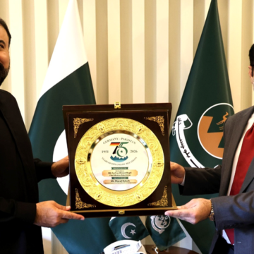 xzc جرمن اعزازی قونصل میر مراد بلوچ کی وزیراعلیٰ بلوچستان سرفراز بگٹی سے اہم ملاقات: باہمی تعاون اور سفارتی تعلقات پر گفتگو
