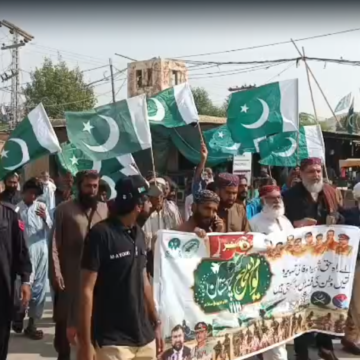 ڈیرہ بگٹی میں یومِ دفاعِ پاکستان پر پروقار ریلی: شہریوں، قبائلی عمائدین اور پاک فوج کا شاندار خراجِ تحسین
