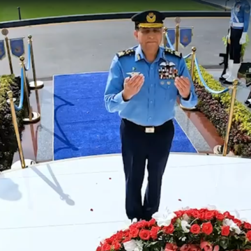 پاک فضائیہ کا یومِ شہدا: ایئر ہیڈ کوارٹرز میں مرکزی تقریب، ایئر چیف کی شہدا کو خراجِ تحسین